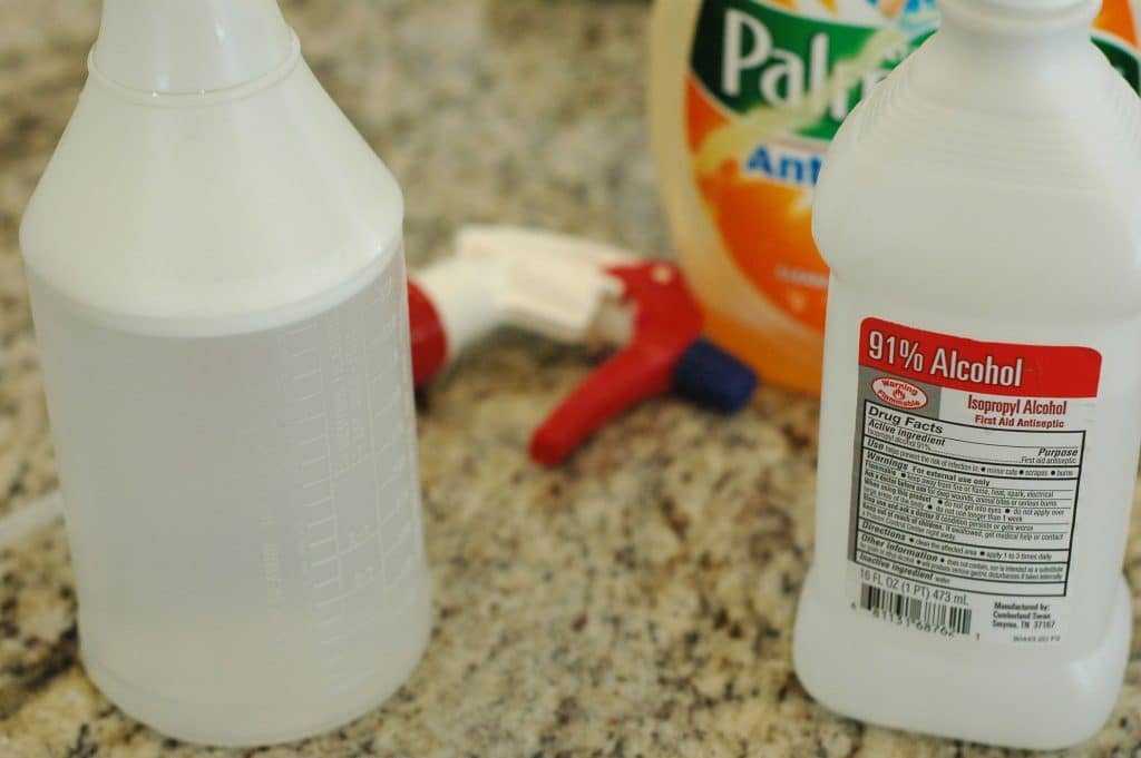 How To Craft Your Own Eco-Friendly Cleaning Products